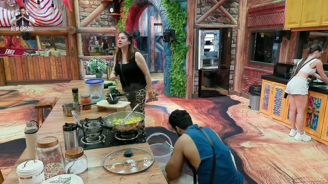Fridge Caught a Contestant Crying in bigg boss